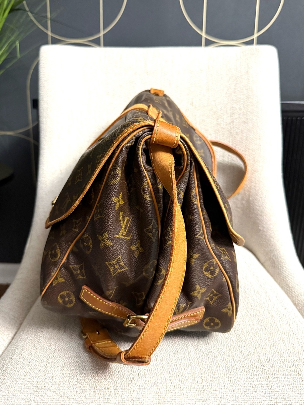 Authentic Louis Vuitton Saumur 35 in Monogram brown LV canvas M42254 - Picture 5 of 16